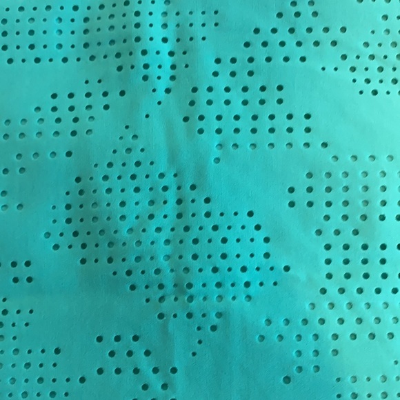 Lululemon Laser Cut Tank Top - Picture 5 of 5